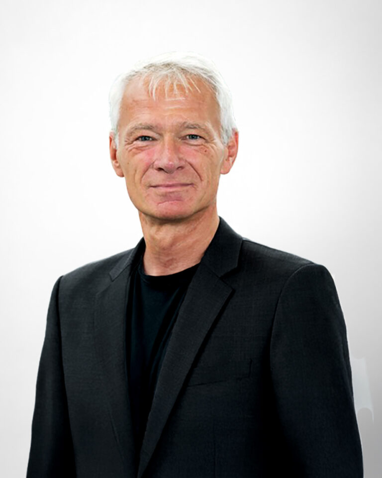 Portrait Mitarbeiter Dr. Ulf Auerbach
