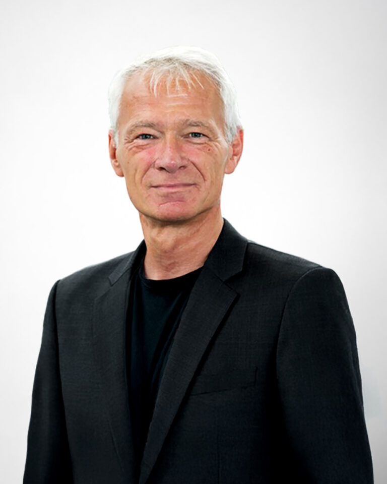 Portrait Mitarbeiter Dr. Ulf Auerbach